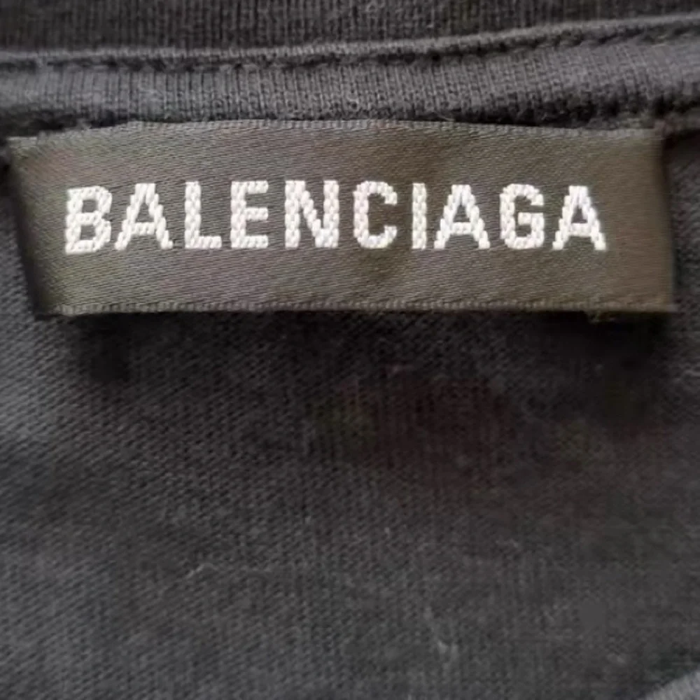 🚩steal authentic Balenciaga Black Graphic Tee - Picture 4 of 4